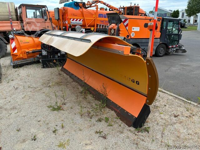 Public utility vehicle  Zaugg Schneepflug Vario 4-360-4-45