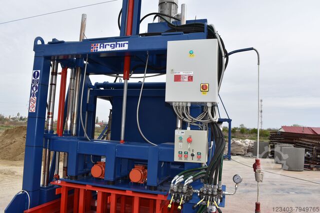 Mobile Concrete block making machine S.C. Arghir Prodex S.R.L. FORTE MAXIMUS