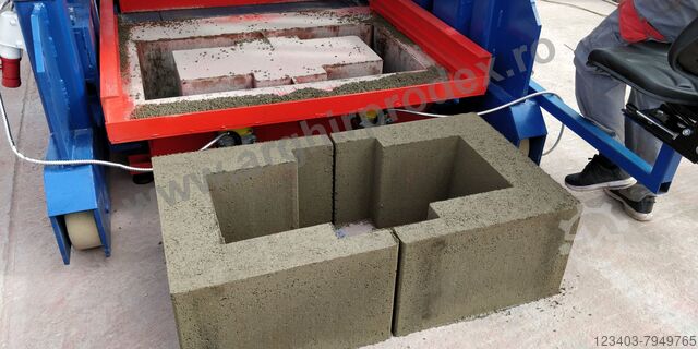 Mobile Concrete block making machine S.C. Arghir Prodex S.R.L. FORTE MAXIMUS