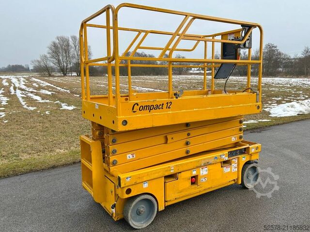 Scherenhebebühne Haulotte Compact 12