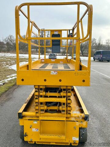 Scherenhebebühne Haulotte Compact 12
