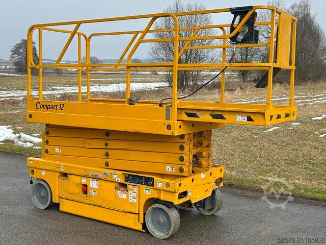 Scherenhebebühne Haulotte Compact 12