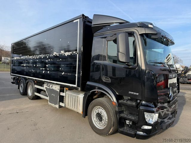 LKW mit Getränkeaufbau MERCEDES-BENZ ANTOS 2533 L Getränkekoffer 8,20 m LBW 2 T*LENK