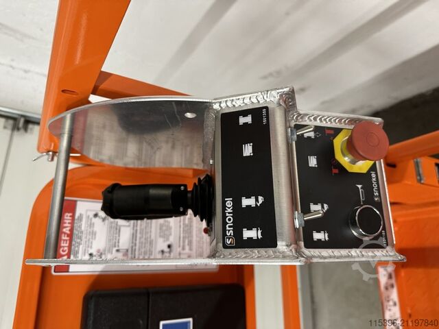 Scherenarbeitsbühne Snorkel S 3220 E - NEUGERÄT !!!