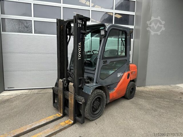 LPG Forklifts Toyota 02-8FGF30