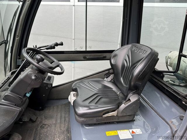 LPG Forklifts Toyota 02-8FGF30