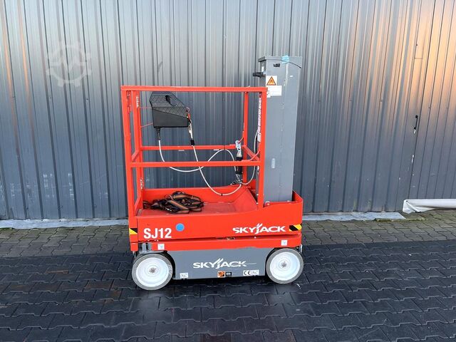 Telescopic work platform SKYJACK SJ 12