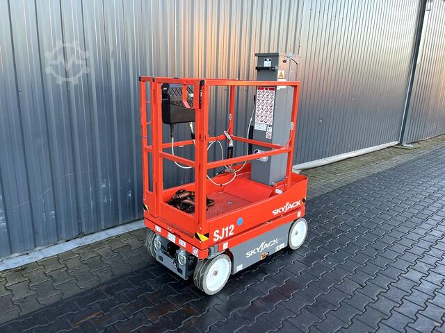 Telescopic work platform SKYJACK SJ 12