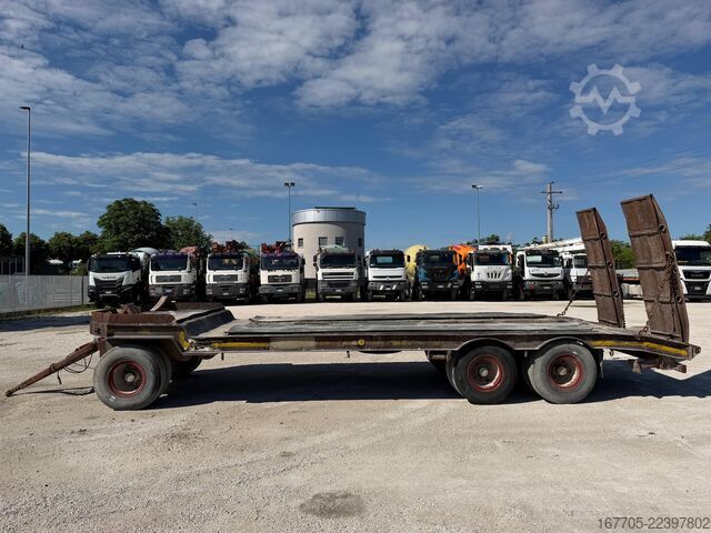 Lowbed semitrailer for transportation of construction machinery CTC RP26S