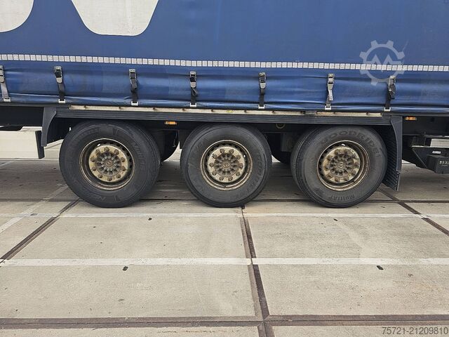 Schiebeplanen KRONE SDP 02 BÄR 2 TONS TAILLIFT