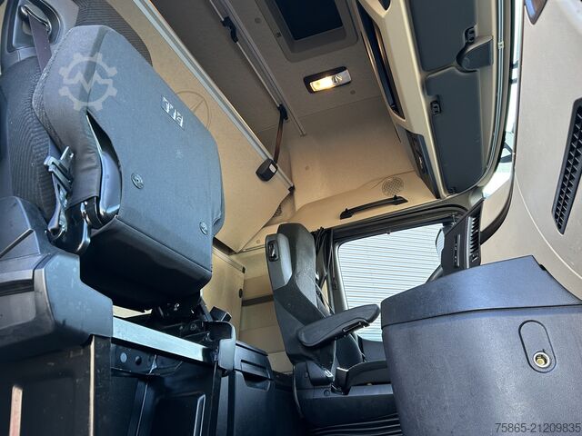 Standard-SZM Mercedes-Benz Actros 2542 Gigaspace / 199 dkm / 6x2 / NL Truc...