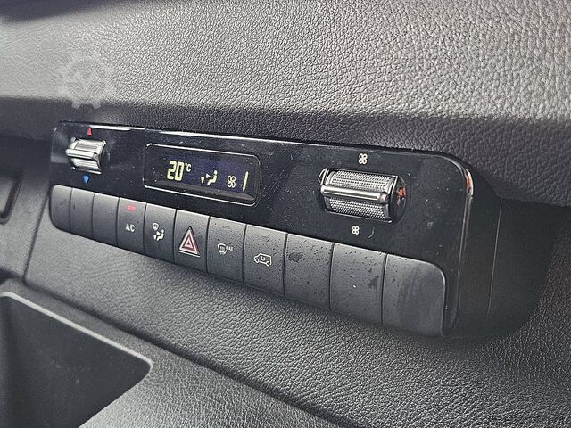 Koffer MERCEDES-BENZ SPRINTER 317 Bakwagen Laadklep!