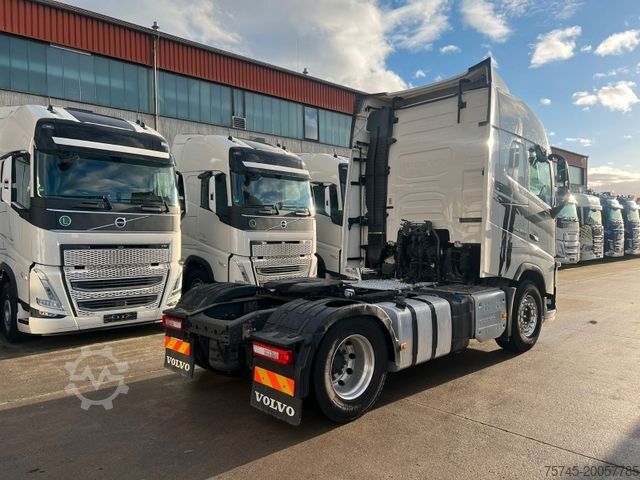 Standard tractor unit VOLVO FH 500 * GLOBETROTTER * 2x TANK *