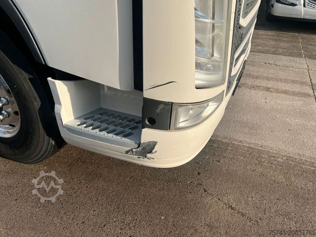 Standard tractor unit VOLVO FH 500 * GLOBETROTTER * 2x TANK *