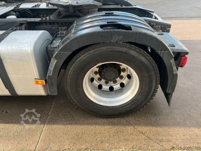 Standard tractor unit VOLVO FH 500 * GLOBETROTTER * 2x TANK *