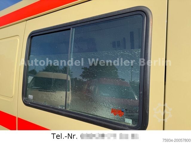 Feuerwehrfahrzeug MERCEDES-BENZ Sprinter313CDI KTW 4Tragen +Tragestuhl 36tkm
