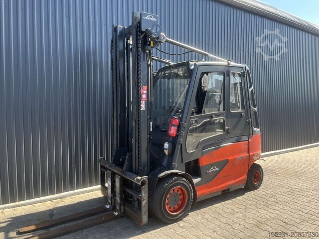 Electric 4-wheel forklift Linde E50HL-01