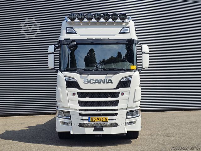Standard-SZM Scania R590 V8 8x2 / HMF 9520 CRANE - JIB - WINCH / TR...