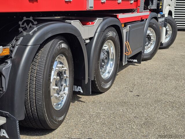 Standard-SZM Scania R590 V8 8x2 / HMF 9520 CRANE - JIB - WINCH / TR...