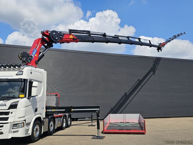 Standard-SZM Scania R590 V8 8x2 / HMF 9520 CRANE - JIB - WINCH / TR...