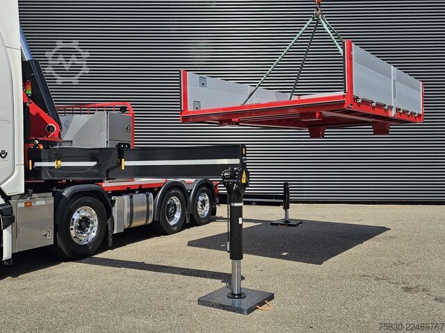 Standard-SZM Scania R590 V8 8x2 / HMF 9520 CRANE - JIB - WINCH / TR...