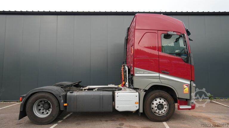 Hazardous substances Volvo FH 420 ADR tractor unit