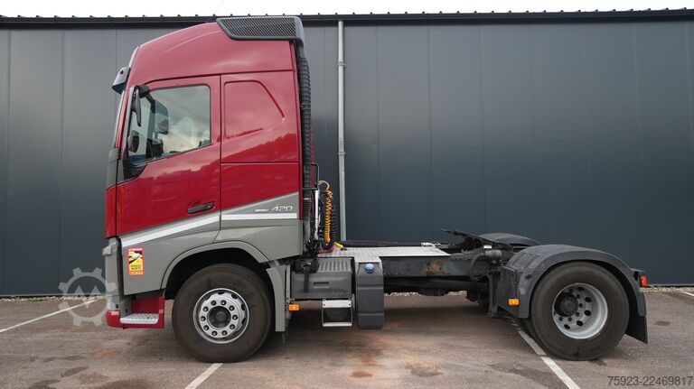 Hazardous substances Volvo FH 420 ADR tractor unit