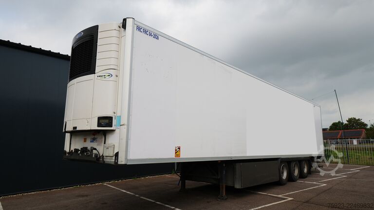 Refrigerated/frozen transport LAMBERET 3 Axle frigo trailer Carrier Vector 1950 Bi-Temp