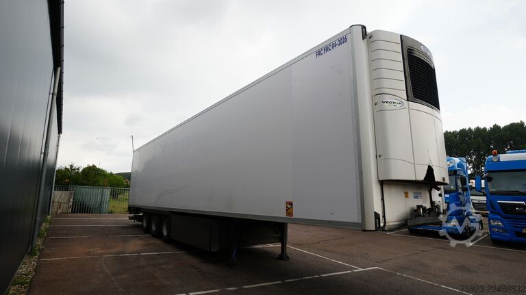 Refrigerated/frozen transport LAMBERET 3 Axle frigo trailer Carrier Vector 1950 Bi-Temp