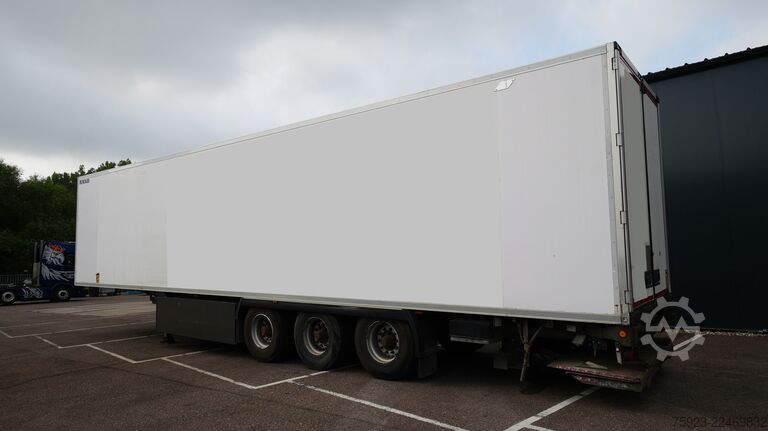 Refrigerated/frozen transport LAMBERET 3 Axle frigo trailer Carrier Vector 1950 Bi-Temp