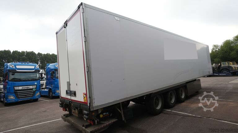Refrigerated/frozen transport LAMBERET 3 Axle frigo trailer Carrier Vector 1950 Bi-Temp