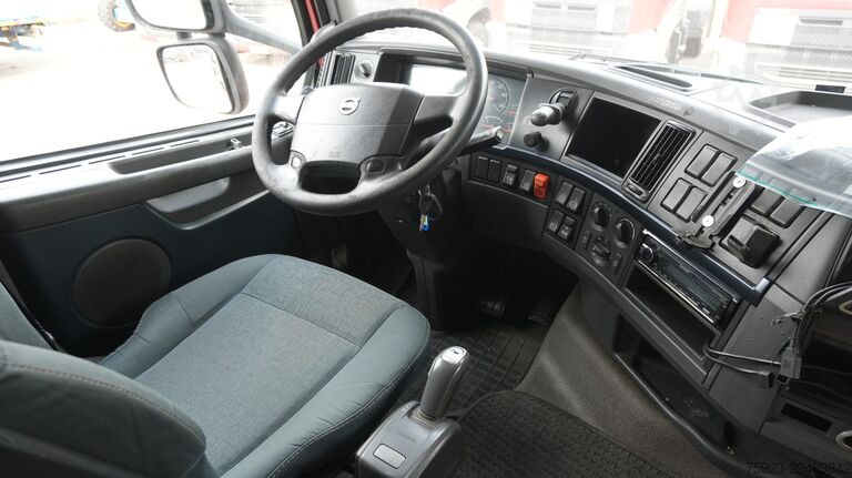 Hazardous substances Volvo FH 420 ADR tractor unit euro 5 PTO