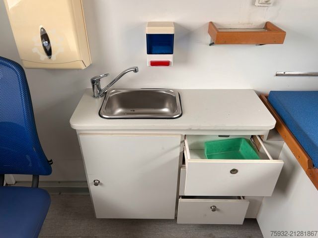 Box van MERCEDES-BENZ Atego 816 R - Koffer, Arztpraxis, Eventfahrzeug