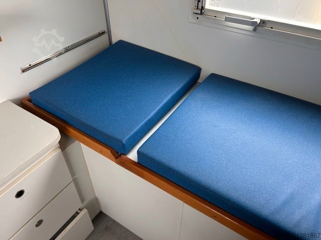 Box van MERCEDES-BENZ Atego 816 R - Koffer, Arztpraxis, Eventfahrzeug