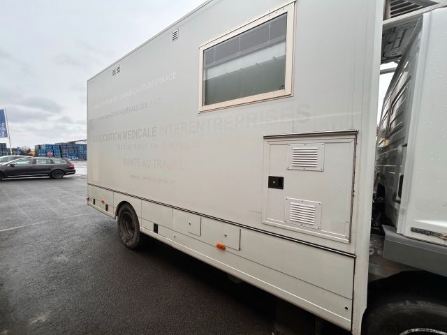 Box van MERCEDES-BENZ Atego 816 R - Koffer, Arztpraxis, Eventfahrzeug