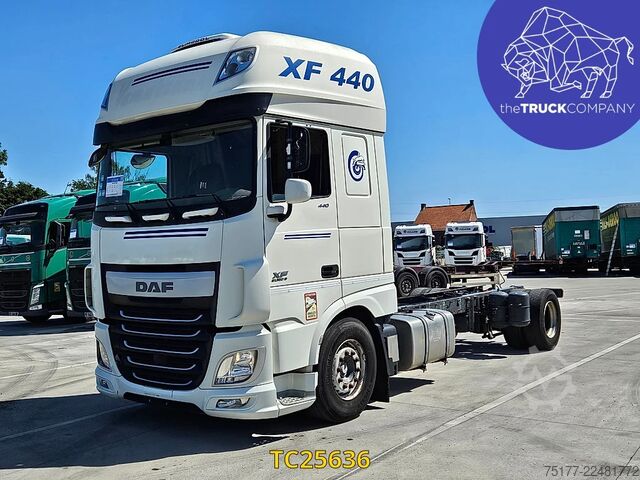 Chassis with cab DAF XF 440