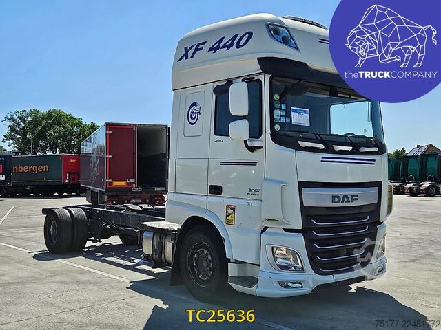Chassis with cab DAF XF 440