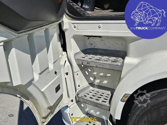Chassis with cab DAF XF 440