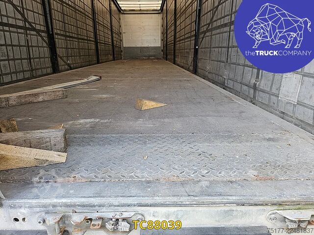 Sliding tarpaulins Schmitz Cargobull 