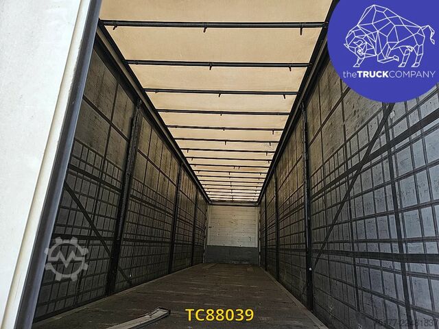 Sliding tarpaulins Schmitz Cargobull 