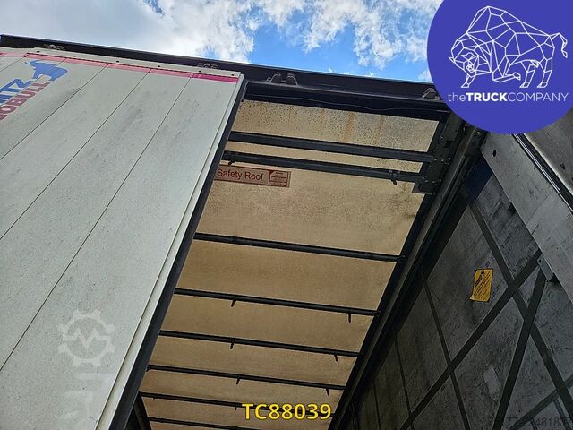 Sliding tarpaulins Schmitz Cargobull 
