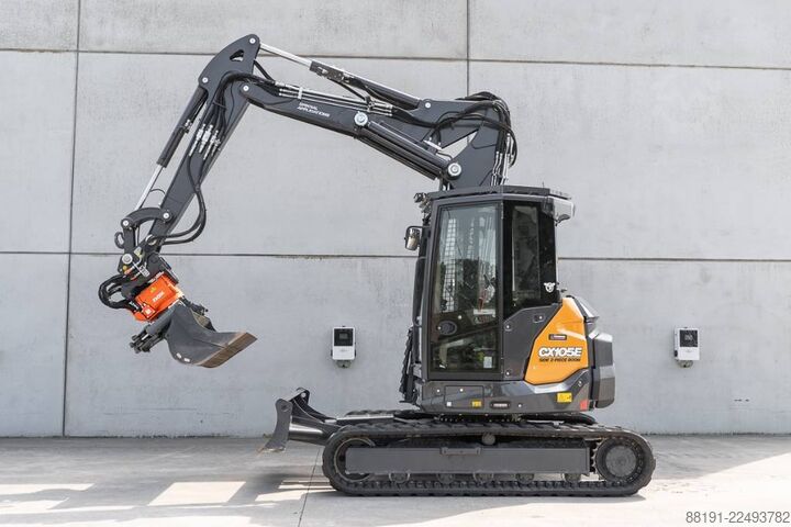 Midi excavator CASE CX 105 E
