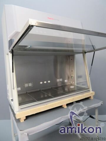 Biological safety cabinet Thermo Fisher Scientific Herasafe 2030i 1.5