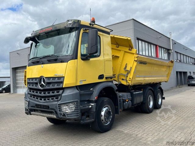 Three-sided tipper truck MERCEDES-BENZ Arocs 2648 6x4 3-Achs Kipper Meiller