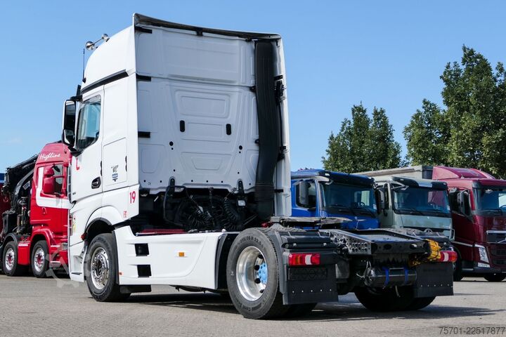Standard tractor unit MERCEDES-BENZ Actros 1851 GigaSpace Retarder XL-Tank Euro 6