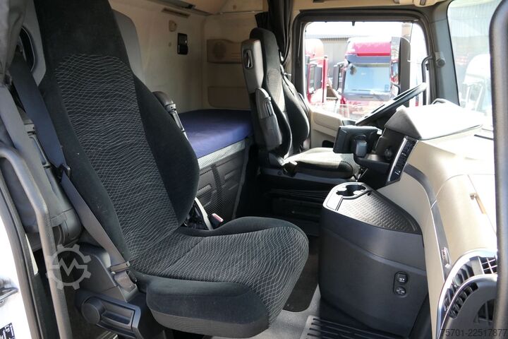 Standard tractor unit MERCEDES-BENZ Actros 1851 GigaSpace Retarder XL-Tank Euro 6