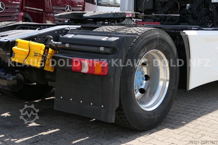 Standard tractor unit MERCEDES-BENZ Actros 1851 GigaSpace Retarder XL-Tank Euro 6