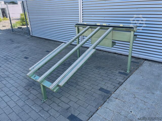 Assembly table  