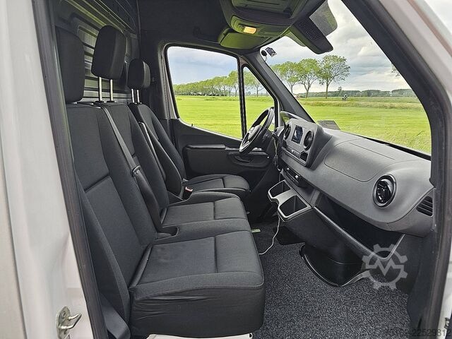 High-roof van MERCEDES-BENZ SPRINTER 316 L2H2 Mbux Automaat!