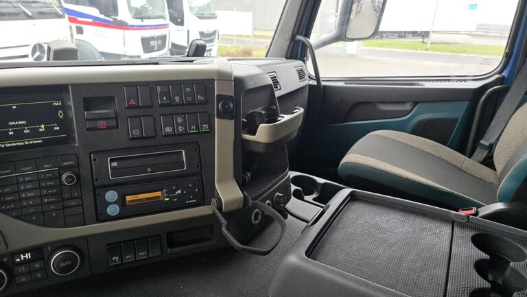 Tanker truck Volvo FM 460 6x2